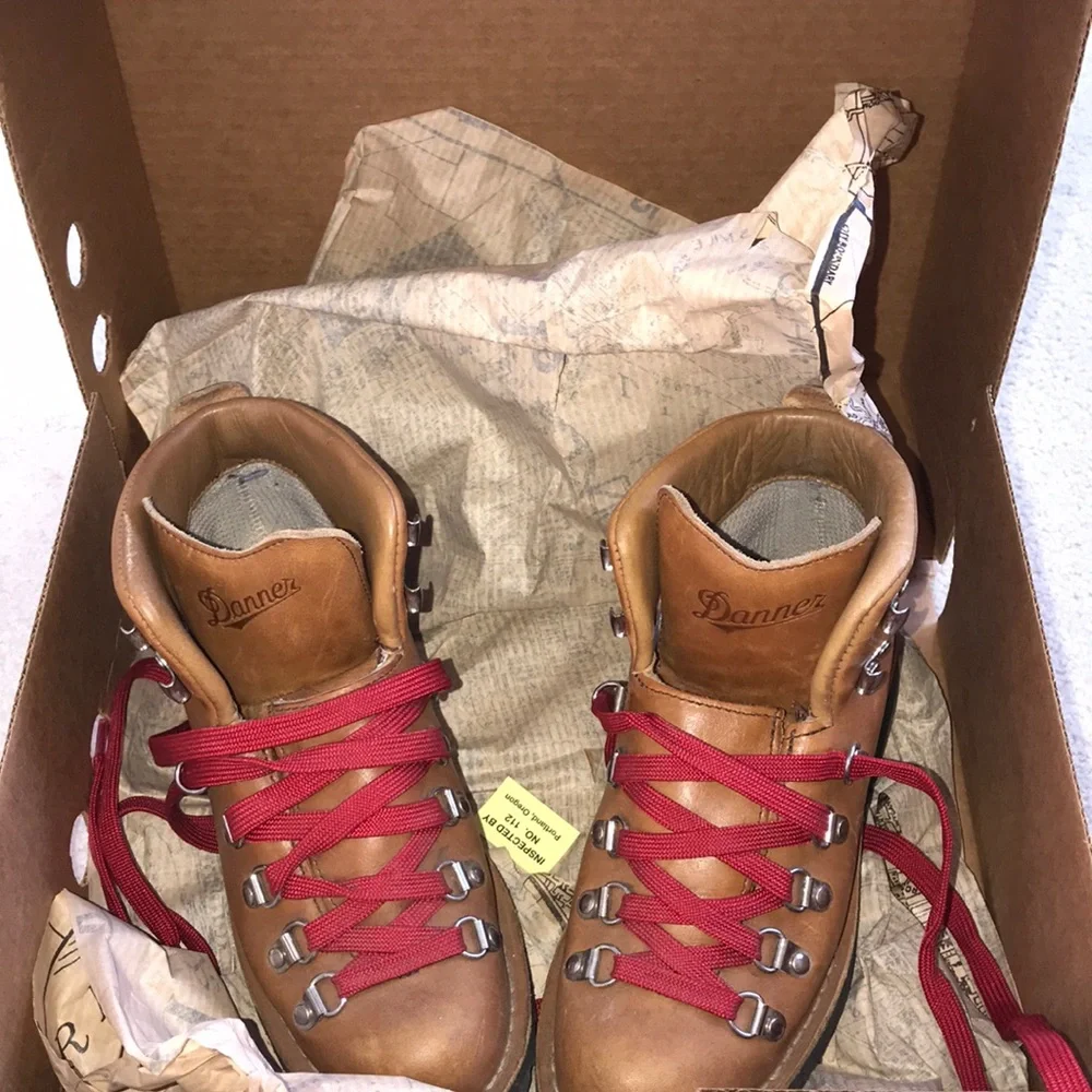 Danner Mountain Light Cascade Boots - Picture 8 of 14